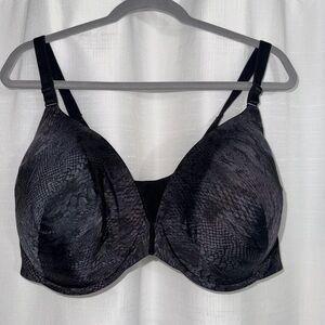 Black Full-Coverage Bra with Molded Cups and Adjustable Straps NWOT
